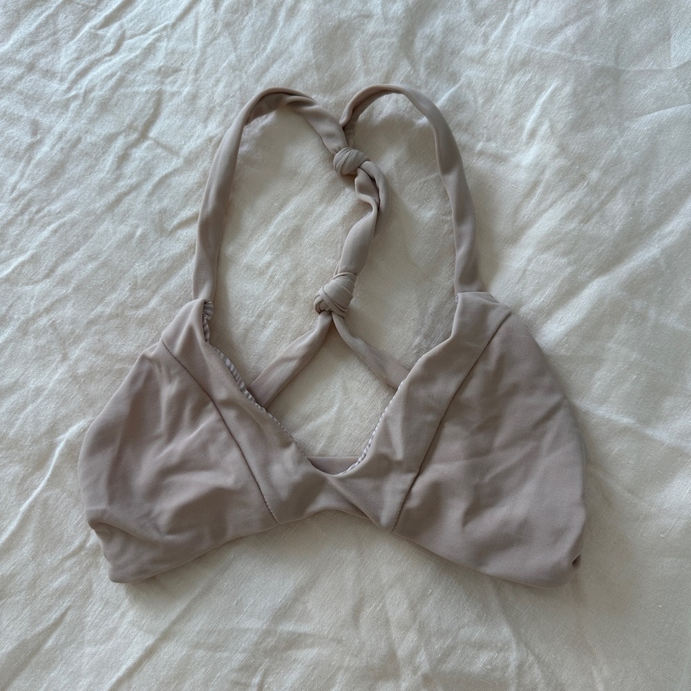 Acacia top like new